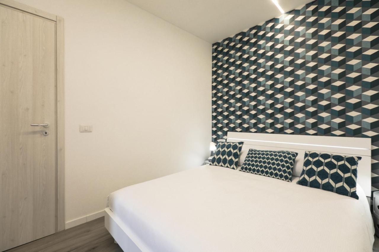 Blue Sapphire Como Cozy Flat In Center Of City Apartment ภายนอก รูปภาพ
