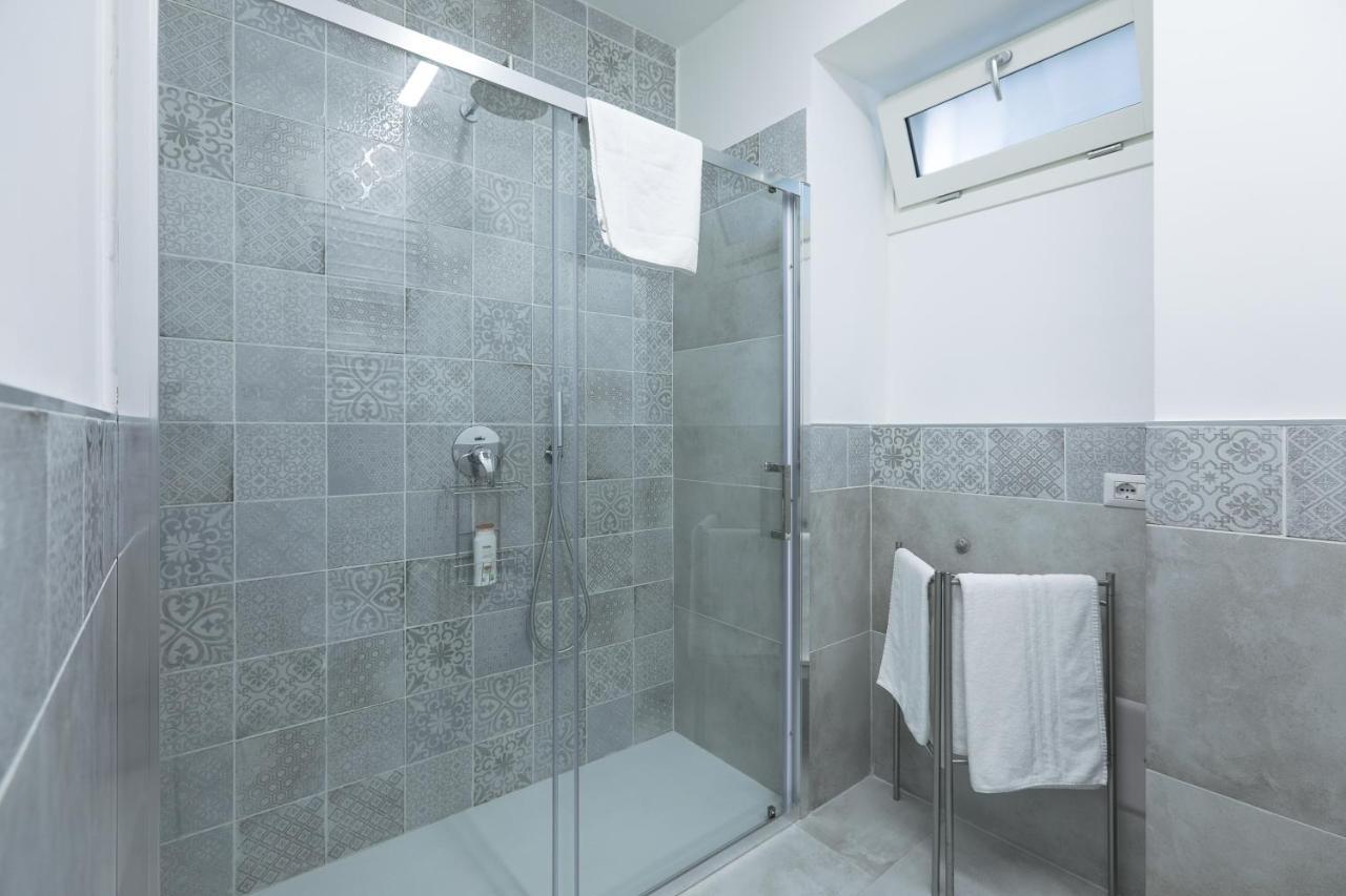 Blue Sapphire Como Cozy Flat In Center Of City Apartment ภายนอก รูปภาพ